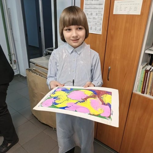 ✨ Творчество на воде: ученики 3В класса открыли для себя искусство Эбру! ✨