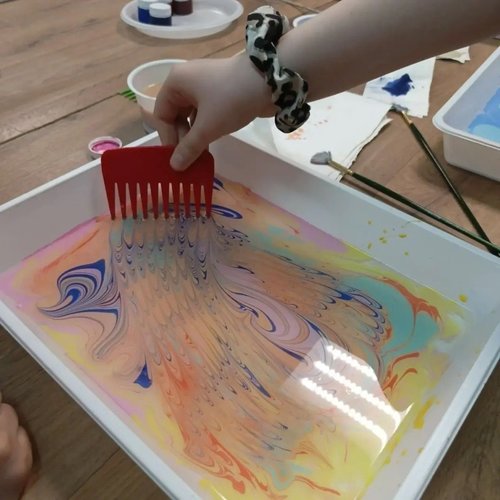 ✨ Творчество на воде: ученики 3В класса открыли для себя искусство Эбру! ✨