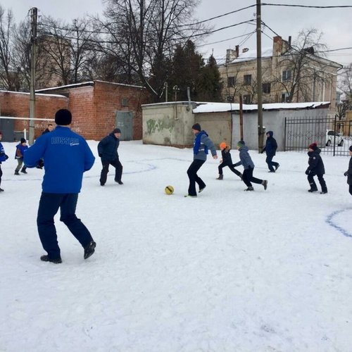 Товарищеский матч по зимнему футболу