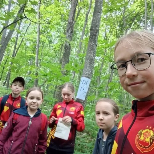 В поисках приключений: как в МАОУ «СОШ №1» прошло соревнование по спортивному ориентированию!