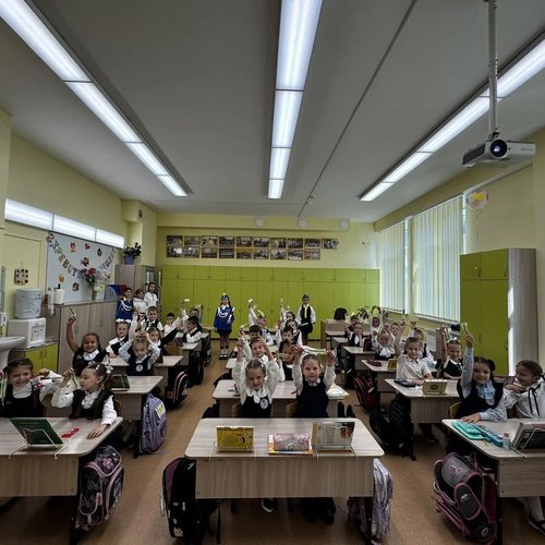 🚦 Безопасность — это модно и важно: старшие научили младших правилам дорожного движения!