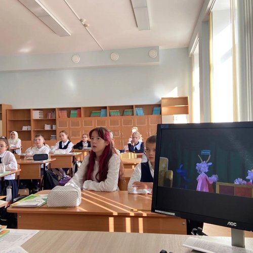 Сказка, которая учит осторожности: наша началка и «Козлятушки»