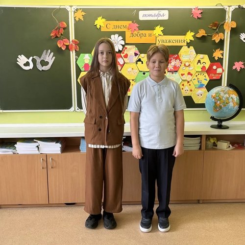 СОШ № 1 превратилась в мастерскую добра: школьники готовили подарки ко Дню пожилых людей