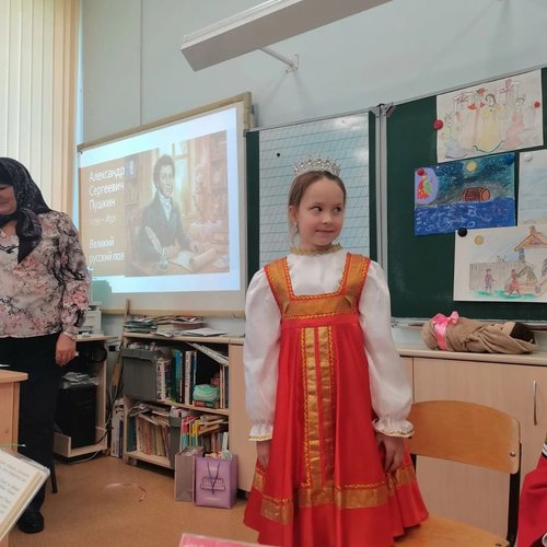 «Три девицы под окном...» и 2 «Б»: как мы путешествовали в сказку Пушкина