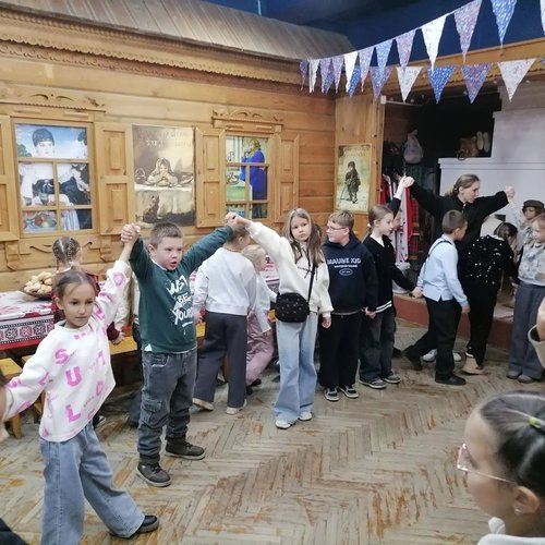 2 В класс совершил путешествие в прошлое за чашкой ароматного чая