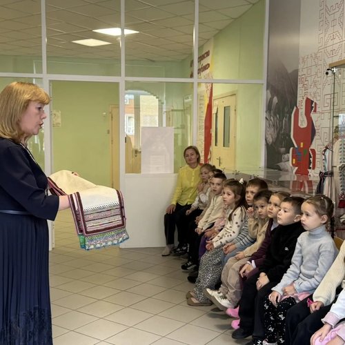 Маленькие шаги в большую историю: как в школьном музее «Мой край» встретили самых юных гостей