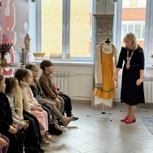 Маленькие шаги в большую историю: как в школьном музее «Мой край» встретили самых юных гостей