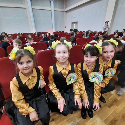«Между нами, девочками», между параллелью 2-х классов.