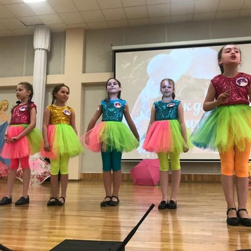 «Между нами, девочками», между параллелью 2-х классов.