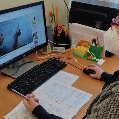 А мы продолжаем учиться online