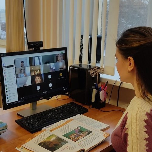 А мы продолжаем учиться online