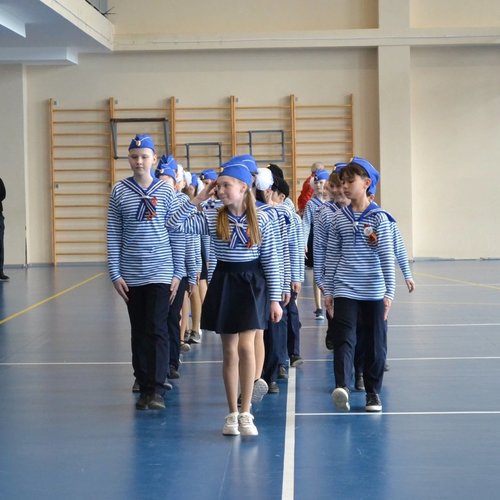 Cмотр - конкурс строя и песни, посвящённый 77-й годовщине Победы советского народа в Великой Отечественной войне.