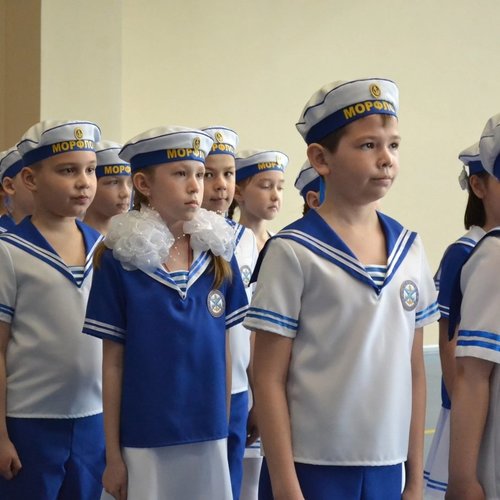 Cмотр - конкурс строя и песни, посвящённый 77-й годовщине Победы советского народа в Великой Отечественной войне.