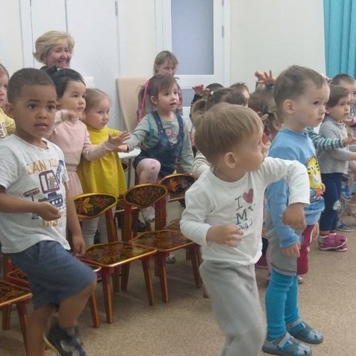 Учителя и ученики обучающиеся по адресу ул. Ярославская, 52, посетили Детский сад №19.