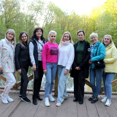 Весело встречают летние каникулы ученики 5Б класса!