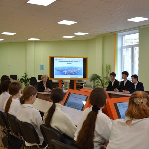 Урок "Разговоры о важном" с начальником управления образования администрации г. Чебоксары