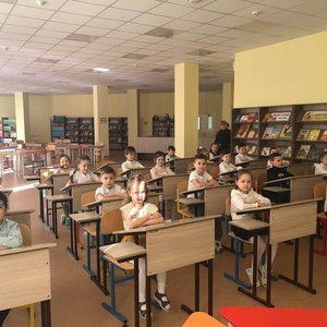 Будущие первоклассники знакомятся со школой