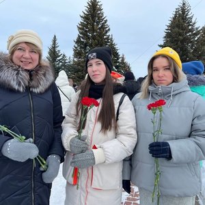 Возложение цветов к Монументу Воинской Славы