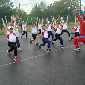 Зарядка со звездой в МАОУ "СОШ № 1", посвященная Международному дню борьбы с наркоманией