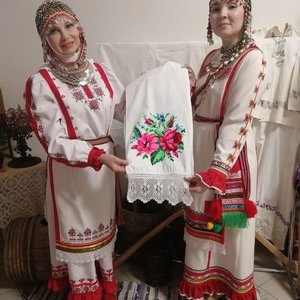 Республиканская акция "На работу и учебу с вышивкой"
