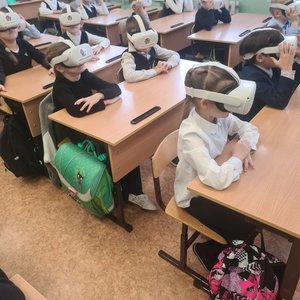 Ученики 1И класса участники проекта "Лечу над миром"
