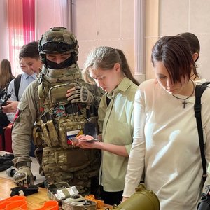 Урок Мужества с инструкторами Курса военной подготовки «ЗВЕЗДА»