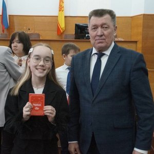Активисты Движения Первых получили свои первые паспорта