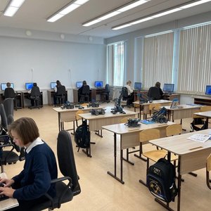 Программируем роботов на уроках информатики