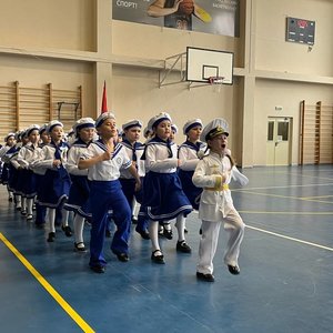 Смотр строя и песни. 1-4 классы.