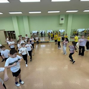 Танцевальный батл второклассников.