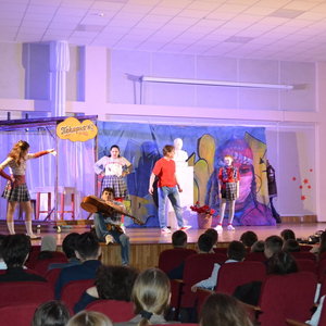 Театр юного зрителя им. Сеспеля в школе №1