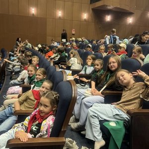 ПРИШКОЛЬНЫЙ ЛАГЕРЬ «ПРО‑ДЕТСТВО»: ДЕНЬ 13 — ВОЛШЕБСТВО НА СЦЕНЕ!