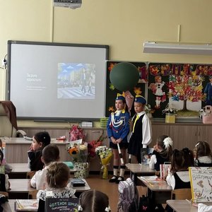 🚦 Безопасность — это модно и важно: старшие научили младших правилам дорожного движения!