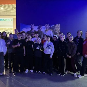 Ученики 6Б и 6Г классов познакомились с историей отечественного автопрома: школьники посмотрели фильм «Битва моторов»