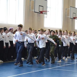 Cмотр - конкурс строя и песни, посвящённый 77-й годовщине Победы советского народа в Великой Отечественной войне.